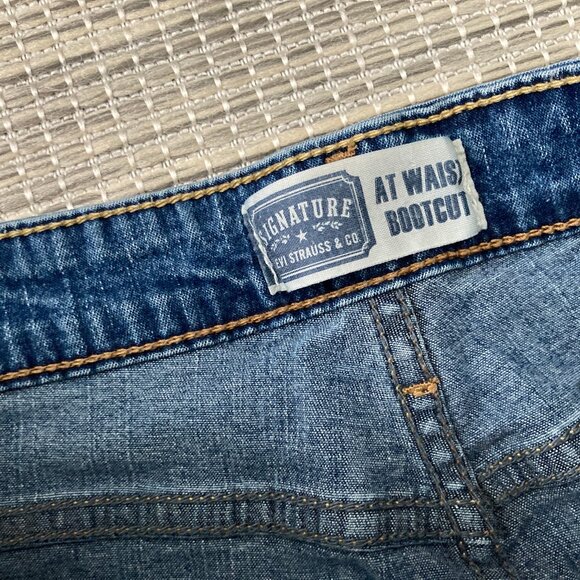 Levi Strauss Signature Medium Wash At Waist Bootcut Jeans 14 Short - Picture 5 of 12